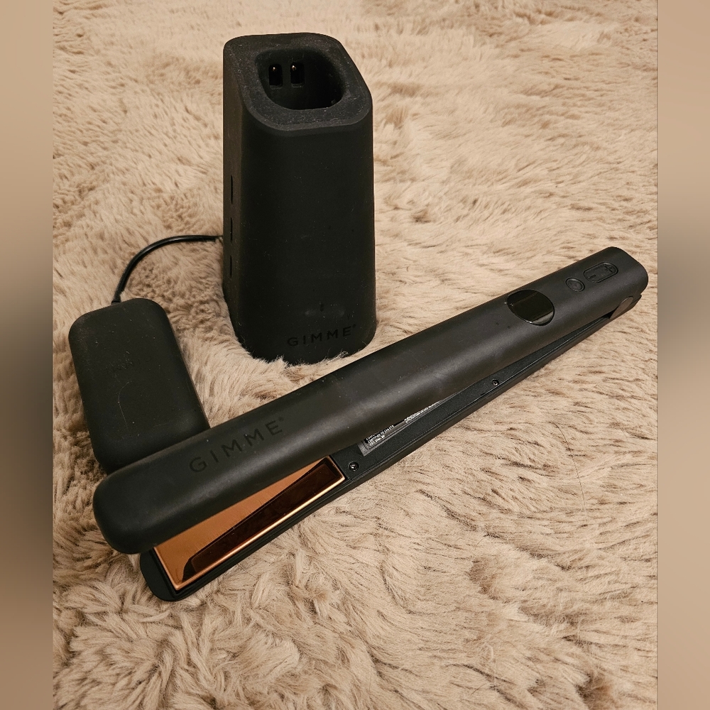 Gimme Freedom Styling Iron -‎ Wireless Hair Straightner